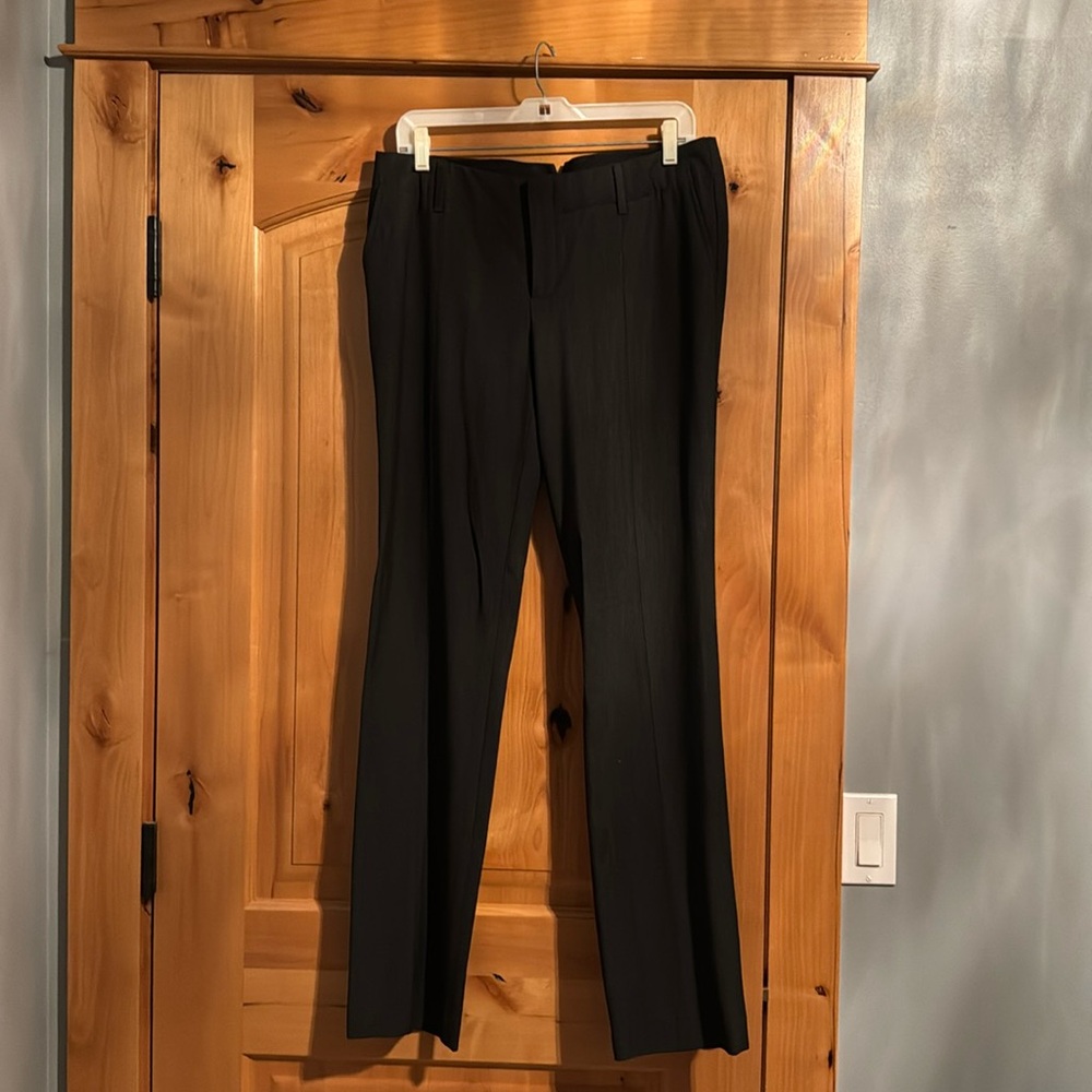 Women’s Size 8 Gap straight leg pants never worn!